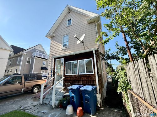 252 Stillman St, Bridgeport, CT, 06608-1401 | Card Image