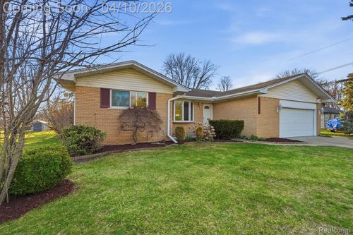 25524 Cortez St, Harrison Township, MI, 48045-2028 | Card Image