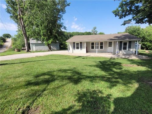 27867 Lookout Rd, Paola, KS, 66071-4039 | Card Image