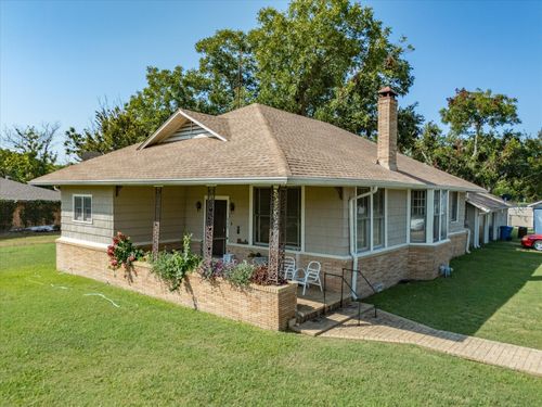 111 Munns St, Powell, TX, 75153-8869 | Card Image