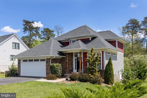 112 Colonial Dr, CROSS JUNCTION, VA, 22625-2493 | Card Image