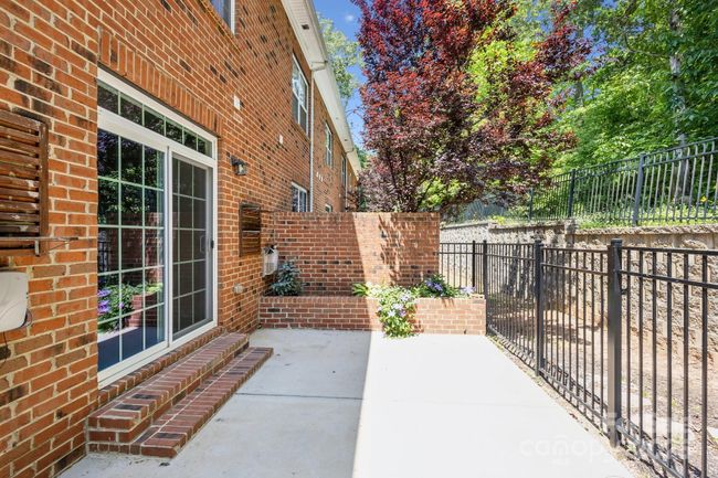 Back Patio | Image 32