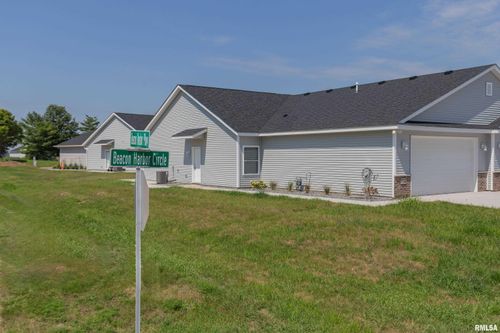 118 Beacon Harbor Cir, East Moline, IL, 61244-1471 | Card Image