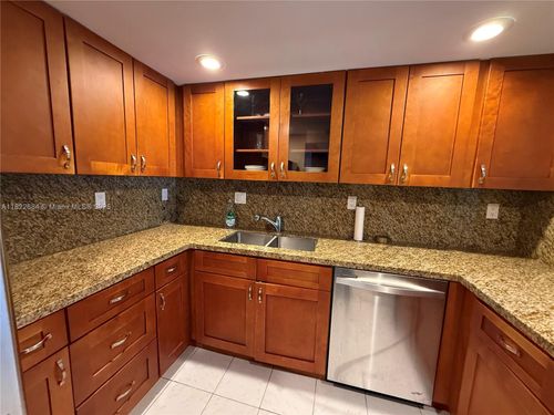 apt-905-1000 Parkview Dr, Hallandale Beach, FL, 33009-2933 | Card Image