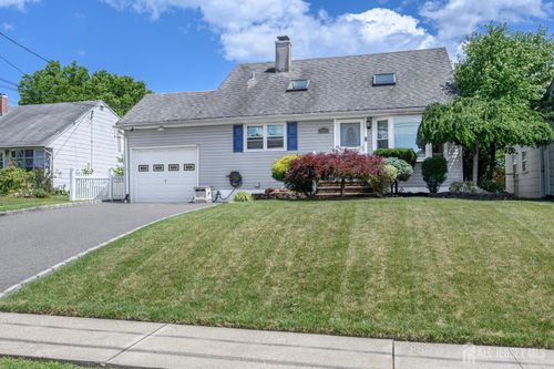 204 Brown Ave, Iselin, NJ, 08830-2504 | Card Image