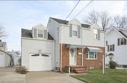 942 Bellflower Ave Sw, Canton, OH, 44710-1534 | Card Image