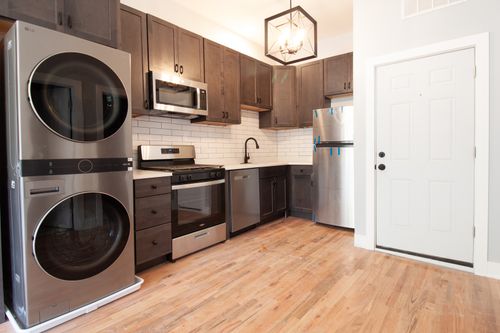 2r-1742 N California Avenue, Chicago, IL, 60647 | Card Image