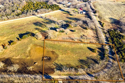 1200 Se Stanley Rd, Tecumseh, KS, 66542-9827 | Card Image