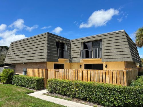 2001-2001 20th Way, West Palm Beach, FL, 33407-6636 | Card Image