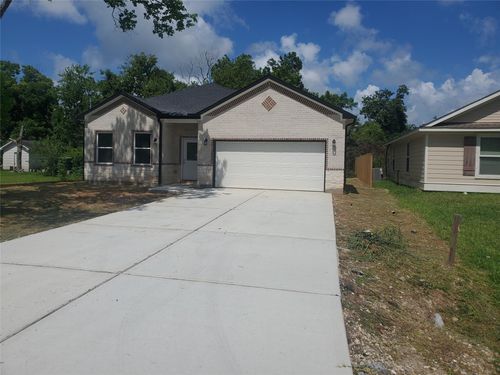 105 S Algeria St, Texas City, TX, 77591-3830 | Card Image