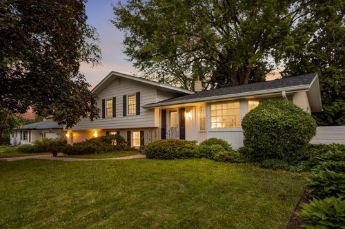 1740 Stanbridge Ave, Roseville, MN, 55113-1433 | Card Image