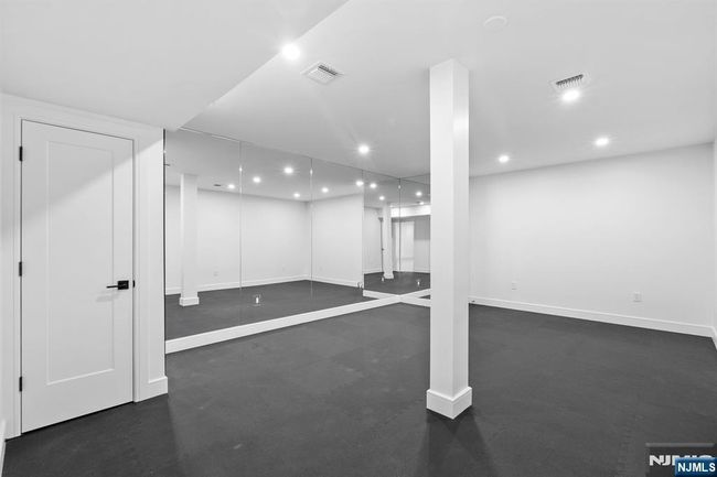 75 Maryland Rd, House other with 6 bedrooms, 8 bathrooms and null parking in Paramus NJ | Image 28