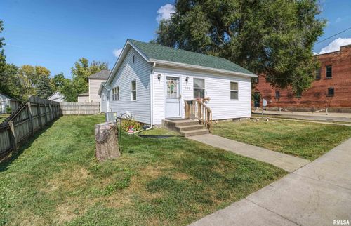 500 4th Ave N, Clinton, IA, 52732-3943 | Card Image