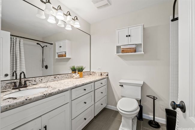 Bathroom 1 | Image 15