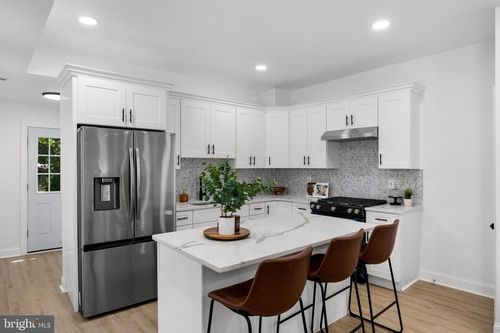 25 S Holly Ave, MAPLE SHADE, NJ, 08052-1715 | Card Image