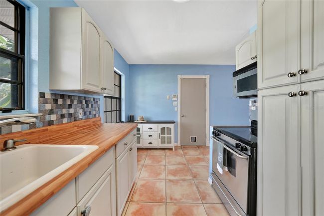 4062 Blitzen Ter, House other with 3 bedrooms, 2 bathrooms and null parking in NORTH PORT FL | Image 6