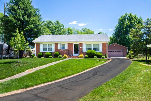 122 Preston Court, Versailles, KY, 40383 | Card Image