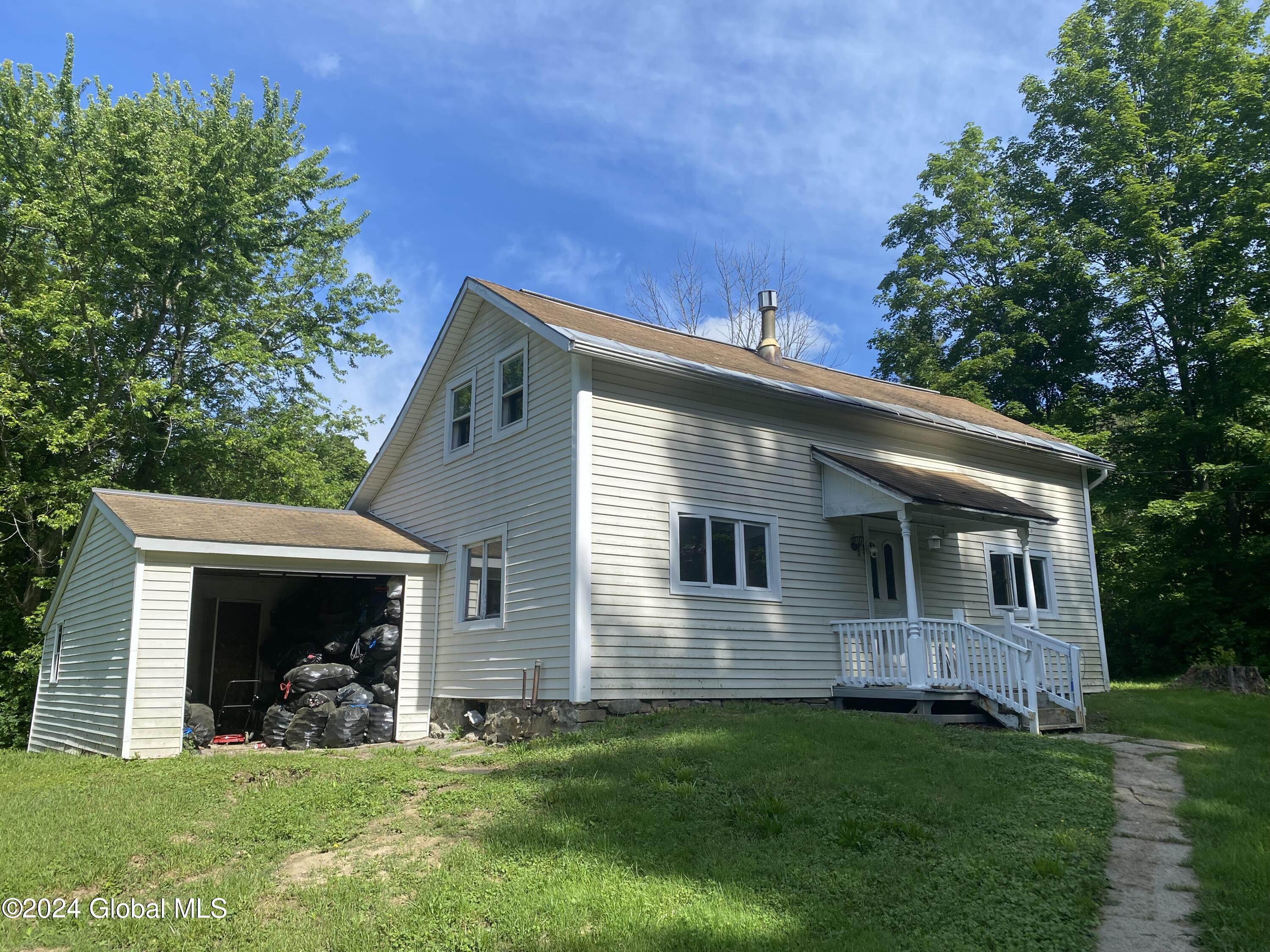 Washout Rd, Schenectady, NY 12302