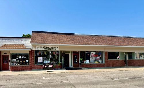 1119 Washington Ave, Grand Haven, MI, 49417-1625 | Card Image