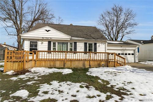 145 Beyer Dr, Tonawanda, NY, 14150-5109 | Card Image