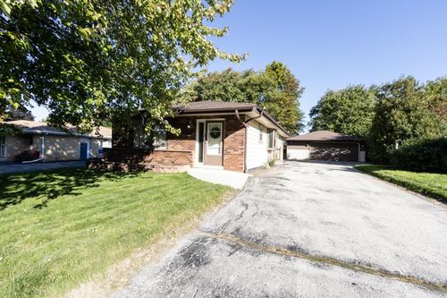 5314 W Allerton Ave, Greenfield, WI, 53220-3511 | Card Image