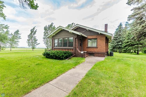 204 2nd Ave S, Buffalo, ND, 58011-4206 | Card Image