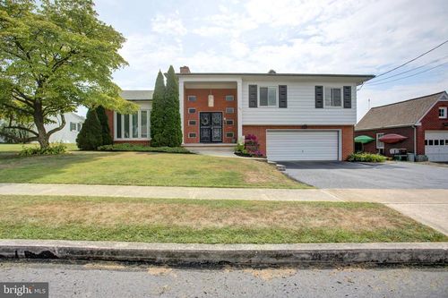 511 Hamilton Ave, WAYNESBORO, PA, 17268-2139 | Card Image