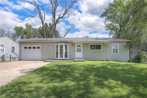 8516 Barnett Ave, Kansas City, KS, 66112-1825 | Card Image