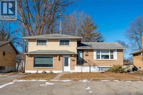 1177 Pontiac Drive, Sarnia, ON, N7S3B1 | Card Image