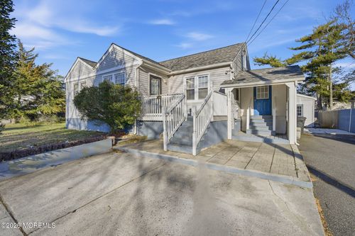 911 Florence Ave, Pleasantville, NJ, 08232-1244 | Card Image