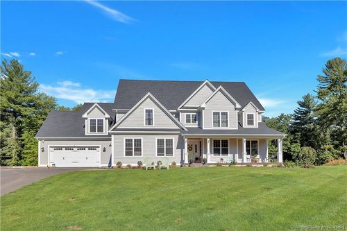 40 Holcomb St, Simsbury, CT, 06070-1110 | Card Image