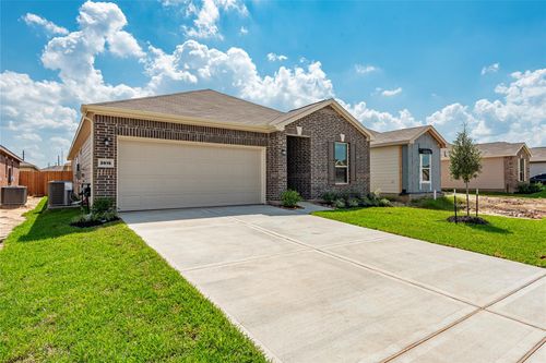 2815 Icarus Dr, Fresno, TX, 77545-2235 | Card Image