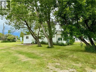 222 Main St, House other with 2 bedrooms, 1 bathrooms and null parking in Earl Grey SK | Image 3