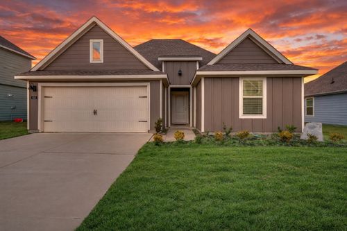 812 Primrose Ln, Pilot Point, TX, 76258-2110 | Card Image