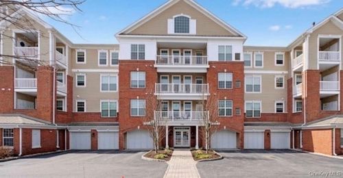 734 Regency Dr, Fishkill, NY, 12524-4941 | Card Image