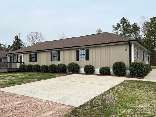 311 Rustic Rd, Mooresville, NC, 28115-8282 | Card Image