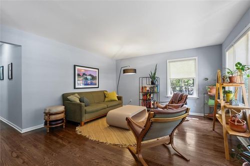 7617 Holmes Rd, Kansas City, MO, 64131-2028 | Card Image