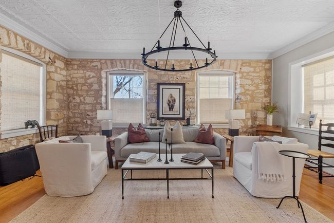 125 W San Antonio St, Home with 2 bedrooms, 3 bathrooms and 2 parking in Fredericksburg TX | Image 10