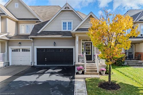 73 English Lane, Brantford, ON, N3T0G9 | Card Image