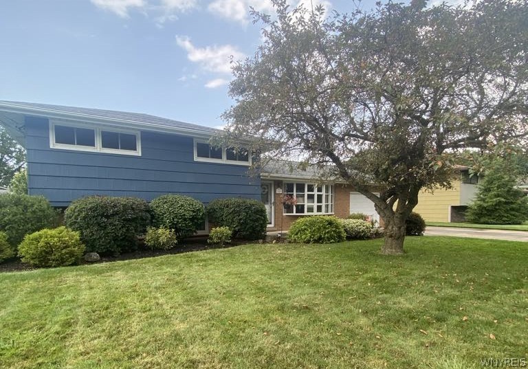 Saint Joseph Rd, Niagara Falls, NY 14304