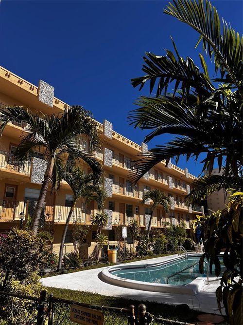 apt-105-2145 Pierce St, Hollywood, FL, 33020-4424 | Card Image