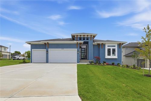 22005 W 99th Ter, Lenexa, KS, 66220 | Card Image