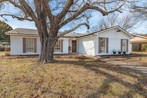 807 Spanish Trail Dr, Granbury, TX, 76048-2780 | Card Image