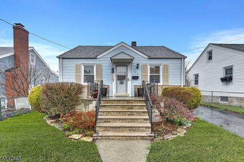 200 Sherry St, Woodbridge, NJ, 07095-1717 | Card Image
