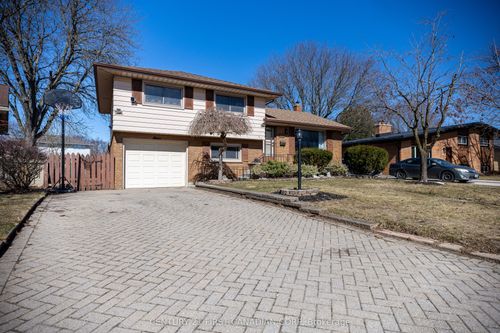 415 Regal Dr, London, ON, N5Y1J8 | Card Image