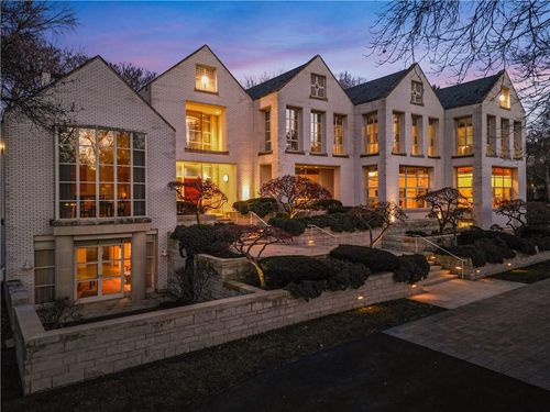 5801 Oakwood Rd, Mission Hills, KS, 66208-1145 | Card Image