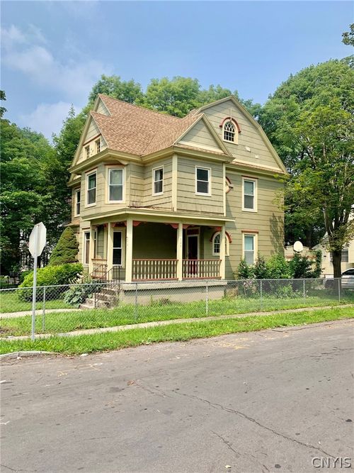 329 Salt Springs Rd, Syracuse, NY, 13224-1550 | Card Image