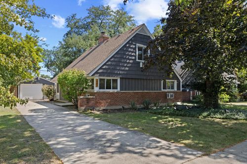 2207 Crawford Ave, Evanston, IL, 60201-1823 | Card Image