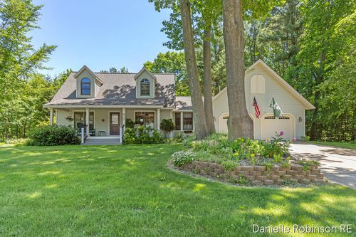 4260 Niles St, Holland, MI, 49424-5600 | Card Image