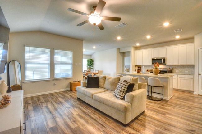 257 Fossil Dr, House other with 4 bedrooms, 2 bathrooms and 2 parking in Kyle TX | Image 16